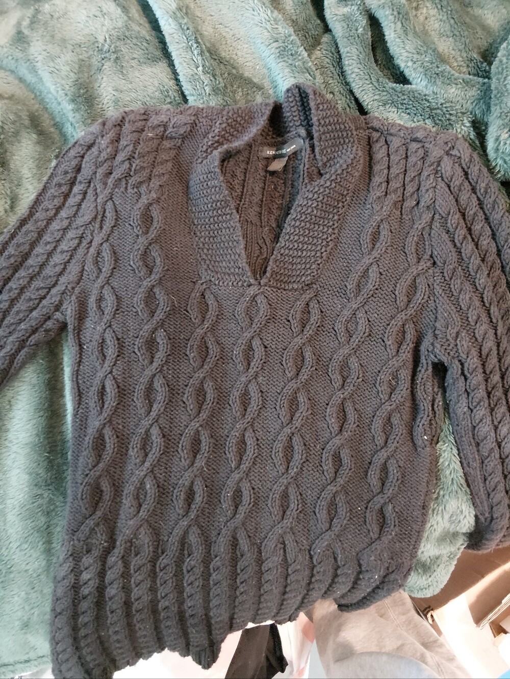 Kenneth Cole Sweater